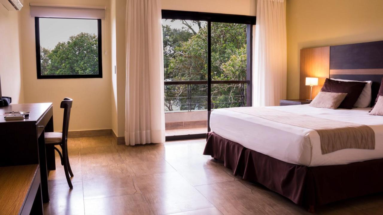 Pirayu Hotel & Resort ปูแอร์โตอีกวาซู ภายนอก รูปภาพ