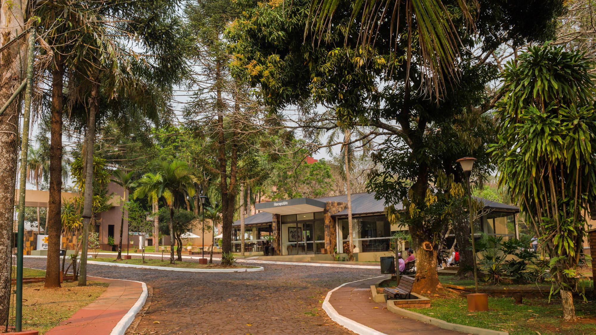 Pirayu Hotel & Resort ปูแอร์โตอีกวาซู ภายนอก รูปภาพ