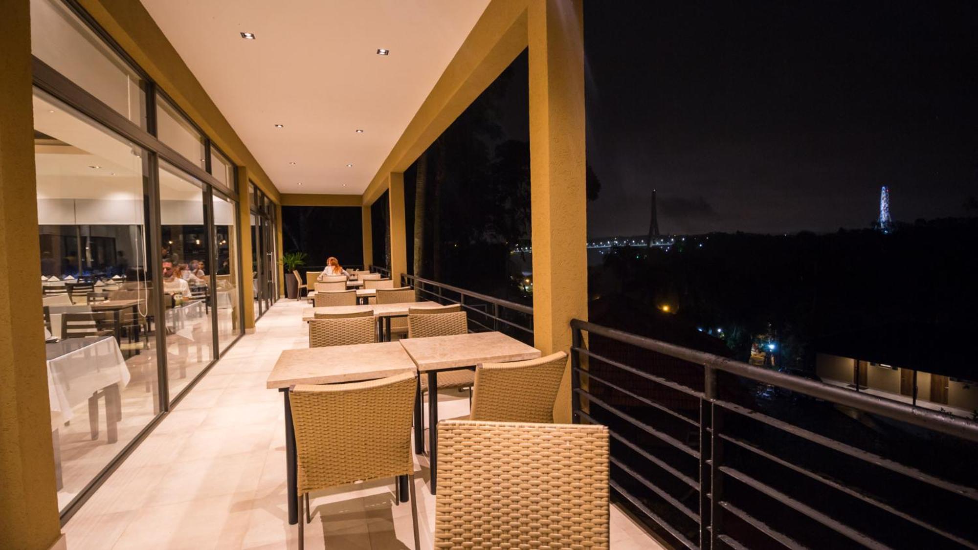 Pirayu Hotel & Resort ปูแอร์โตอีกวาซู ภายนอก รูปภาพ