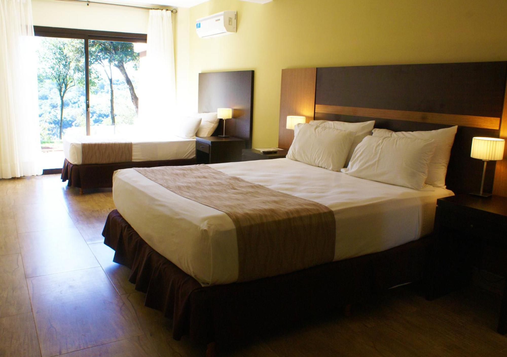 Pirayu Hotel & Resort ปูแอร์โตอีกวาซู ภายนอก รูปภาพ
